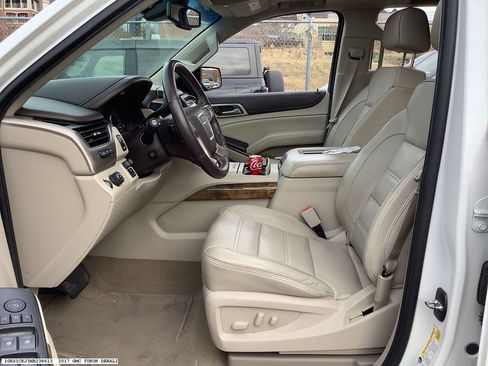 Used 2017 GMC Yukon Denali w/ Open Road Package image 13