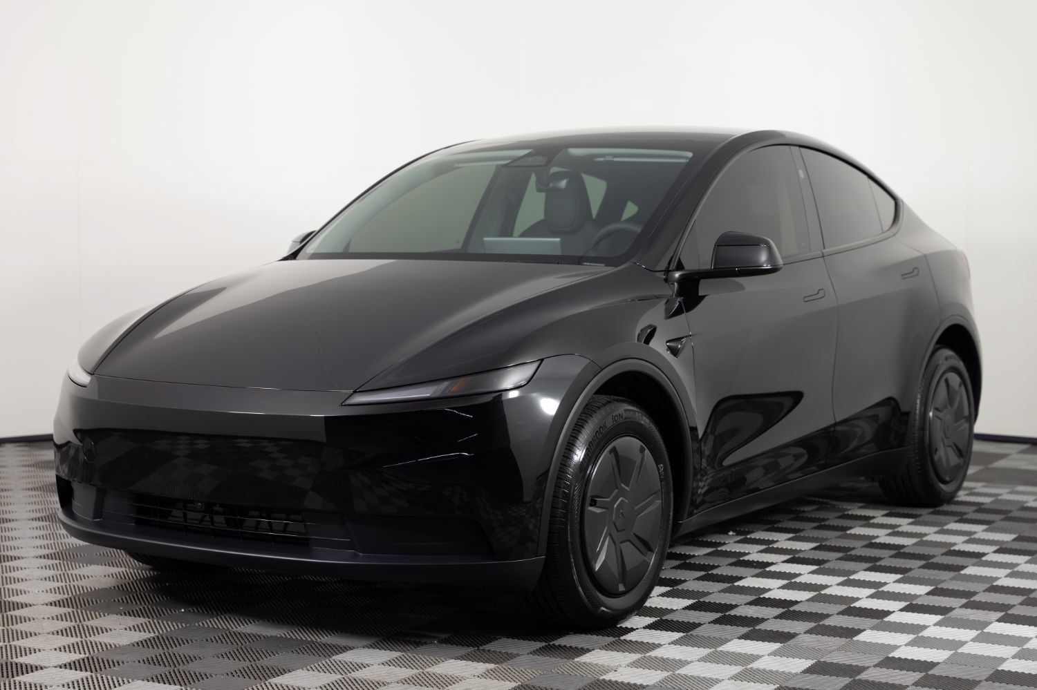 Used 2026 Tesla Model Y AWD image 2
