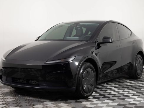 Used 2026 Tesla Model Y AWD image 2