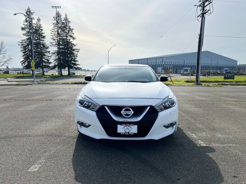 Used 2016 Nissan Maxima SR image 2