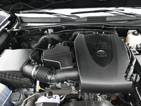 Used 2023 Toyota Tacoma TRD Off-Road image 30