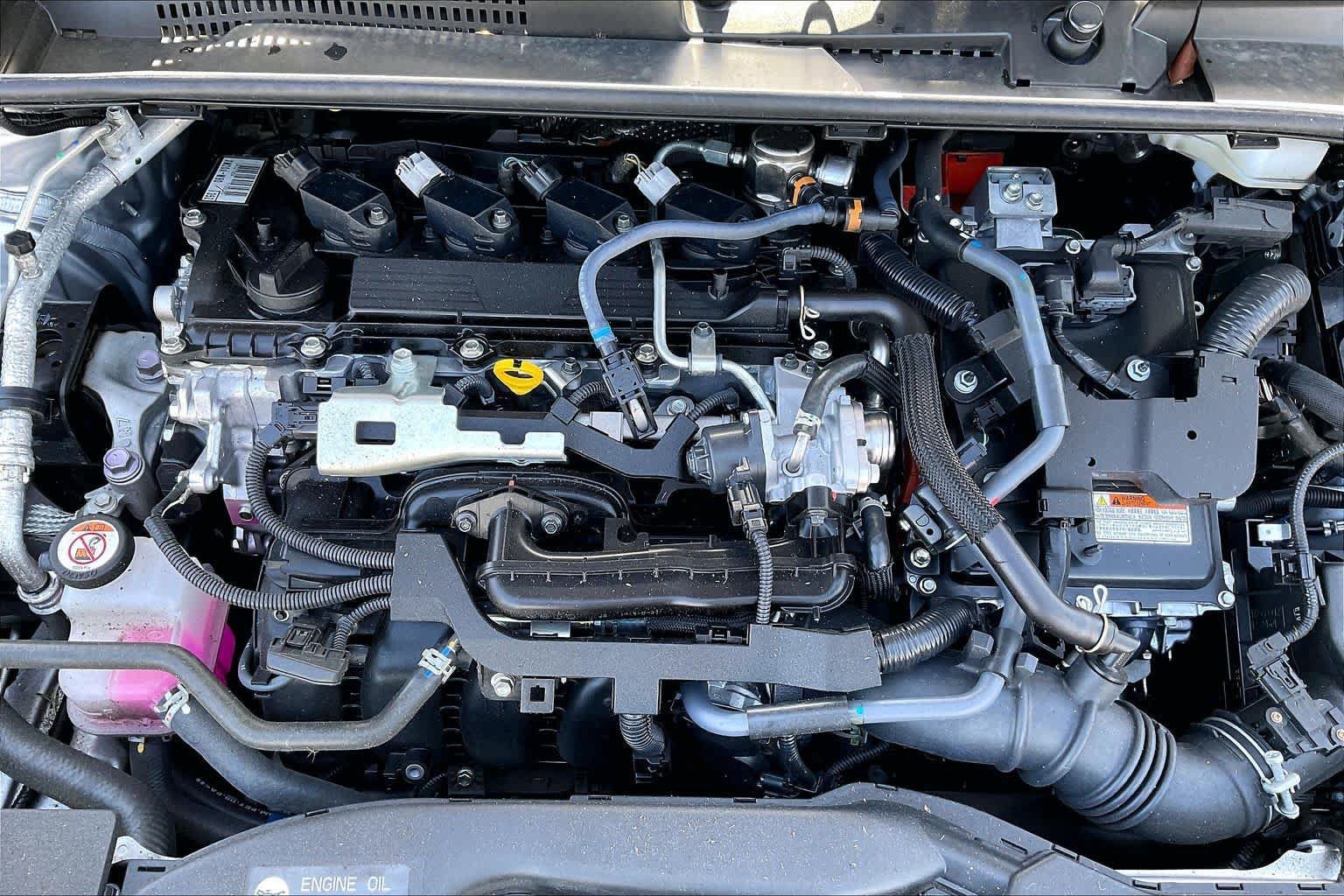 Certified 2025 Toyota Prius LE FWD image 32