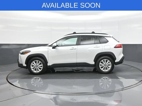 Used 2023 Toyota Corolla Cross LE w/ Moonroof Package AWD/4WD image 4