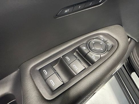 Used 2023 Cadillac XT6 Premium Luxury w/ Technology Package FWD image 15