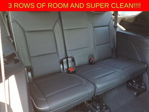 Used 2024 GMC Yukon SLT w/ SLT Premium Package AWD/4WD image 10