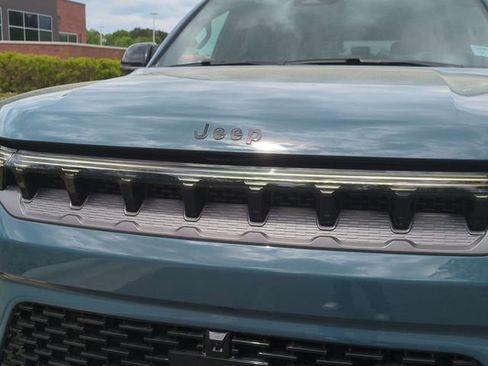 New 2026 Jeep Grand Wagoneer Limited AWD/4WD image 24