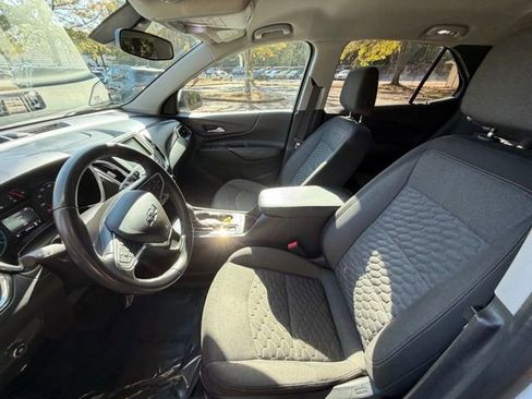 Used 2018 Chevrolet Equinox LT image 14