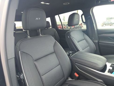 Used 2025 Buick Enclave Sport Touring image 51