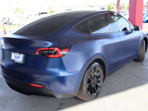 Used 2021 Tesla Model Y Long Range AWD/4WD image 5