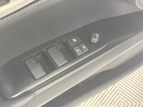 Used 2026 Toyota Camry SE FWD image 15