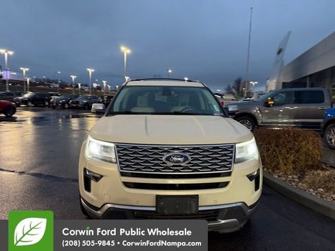Used 2018 Ford Explorer Platinum image 2