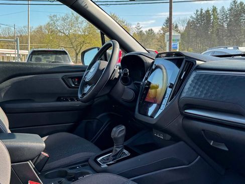 Certified 2025 Subaru Forester Premium AWD/4WD image 10