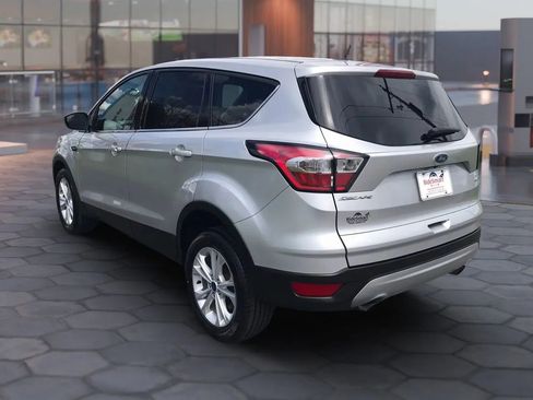 Used 2017 Ford Escape SE AWD/4WD image 9
