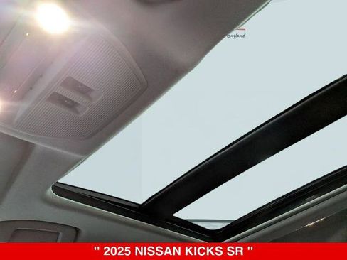Certified 2025 Nissan Kicks SR w/ SR Premium Package AWD/4WD image 28