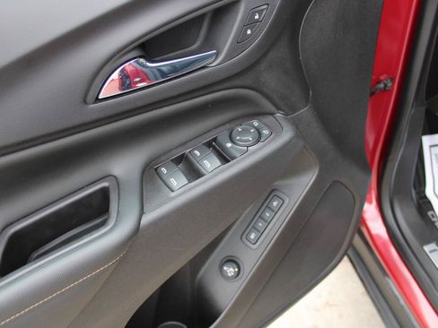 Used 2021 Chevrolet Equinox Premier AWD/4WD image 11