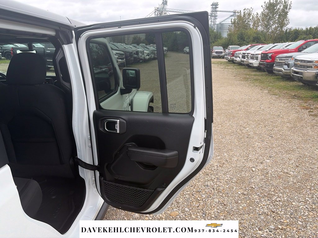 Used 2021 Jeep Gladiator Sport AWD/4WD image 21