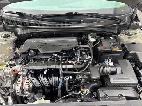Certified 2024 Hyundai Elantra SEL FWD image 12