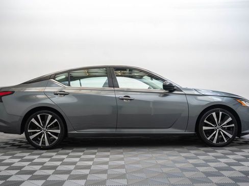 Used 2022 Nissan Altima 2.5 SR FWD image 4