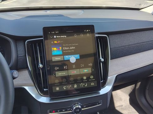 New 2026 Volvo XC90 B6 Plus image 18