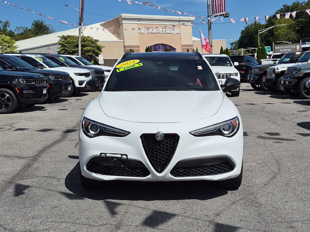 Used 2021 Alfa Romeo Stelvio Ti Sport AWD/4WD image 2