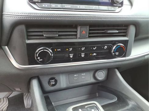 Used 2024 Nissan Rogue S AWD/4WD image 26