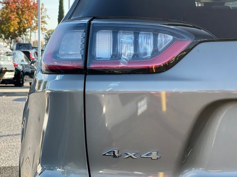 Used 2020 Jeep Cherokee Latitude image 12