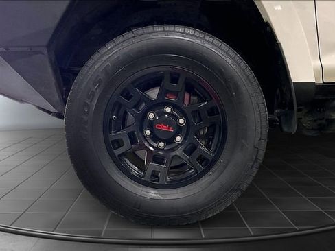Used 2019 Toyota 4Runner TRD Off-Road Premium AWD/4WD image 11