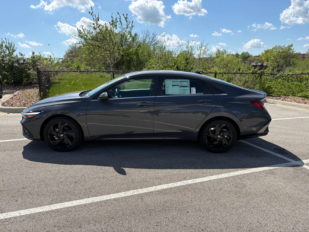 New 2026 Hyundai Elantra SEL Sport FWD image 2