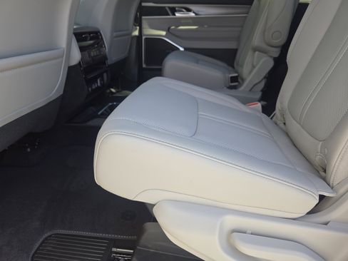 New 2026 Jeep Grand Wagoneer Limited AWD/4WD image 21