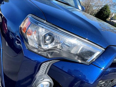 Used 2022 Toyota 4Runner SR5 Premium w/ Moonroof Package image 56