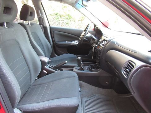Used 2006 Nissan Sentra SE-R Spec V w/ (J01) Sunroof Pkg FWD image 17
