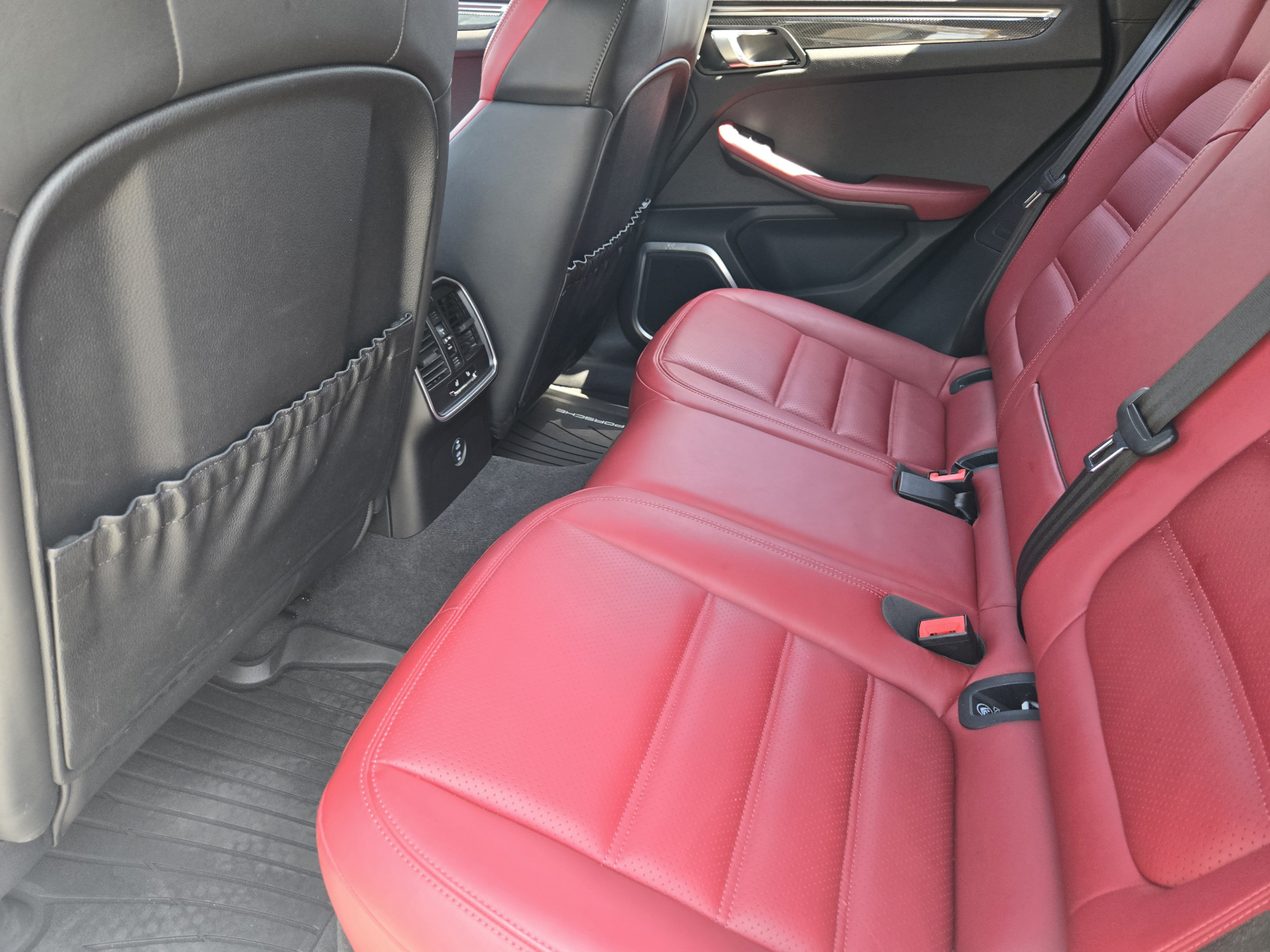 Used 2022 Porsche Macan GTS AWD/4WD image 28