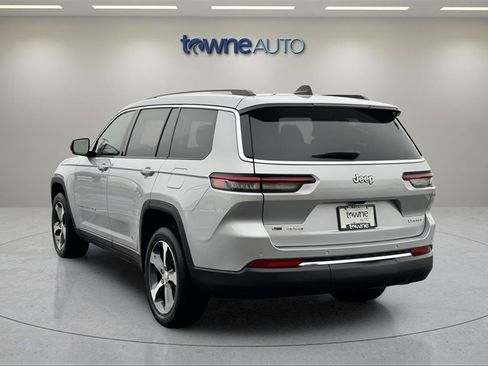 Certified 2023 Jeep Grand Cherokee L Limited w/ Trailer Tow Group (B) image 3