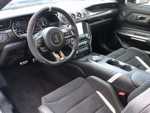 Used 2022 Ford Mustang Shelby GT500 w/ Carbon Fiber Track Pack image 5