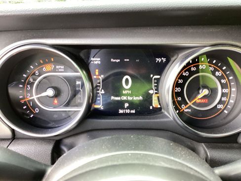 Used 2023 Jeep Wrangler Unlimited Sport AWD/4WD image 7