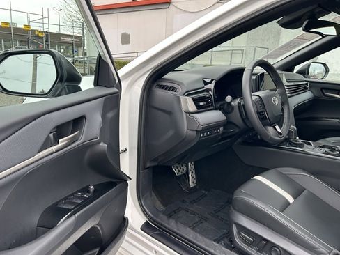 Certified 2025 Toyota Camry SE image 9