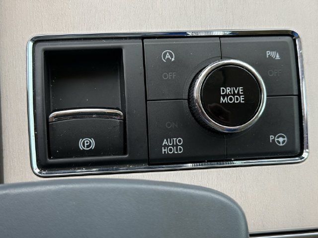 Used 2019 Lincoln Navigator L Black Label w/ Cargo Package AWD/4WD image 19