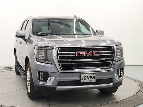 Used 2021 GMC Yukon SLT w/ SLT Premium Package RWD image 2