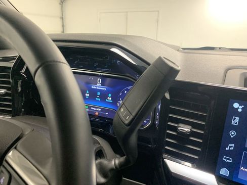 Used 2023 Chevrolet Silverado 1500 LT AWD/4WD image 48