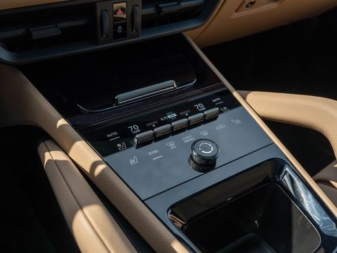 Certified 2025 Porsche Cayenne S w/ Premium Package Plus image 30