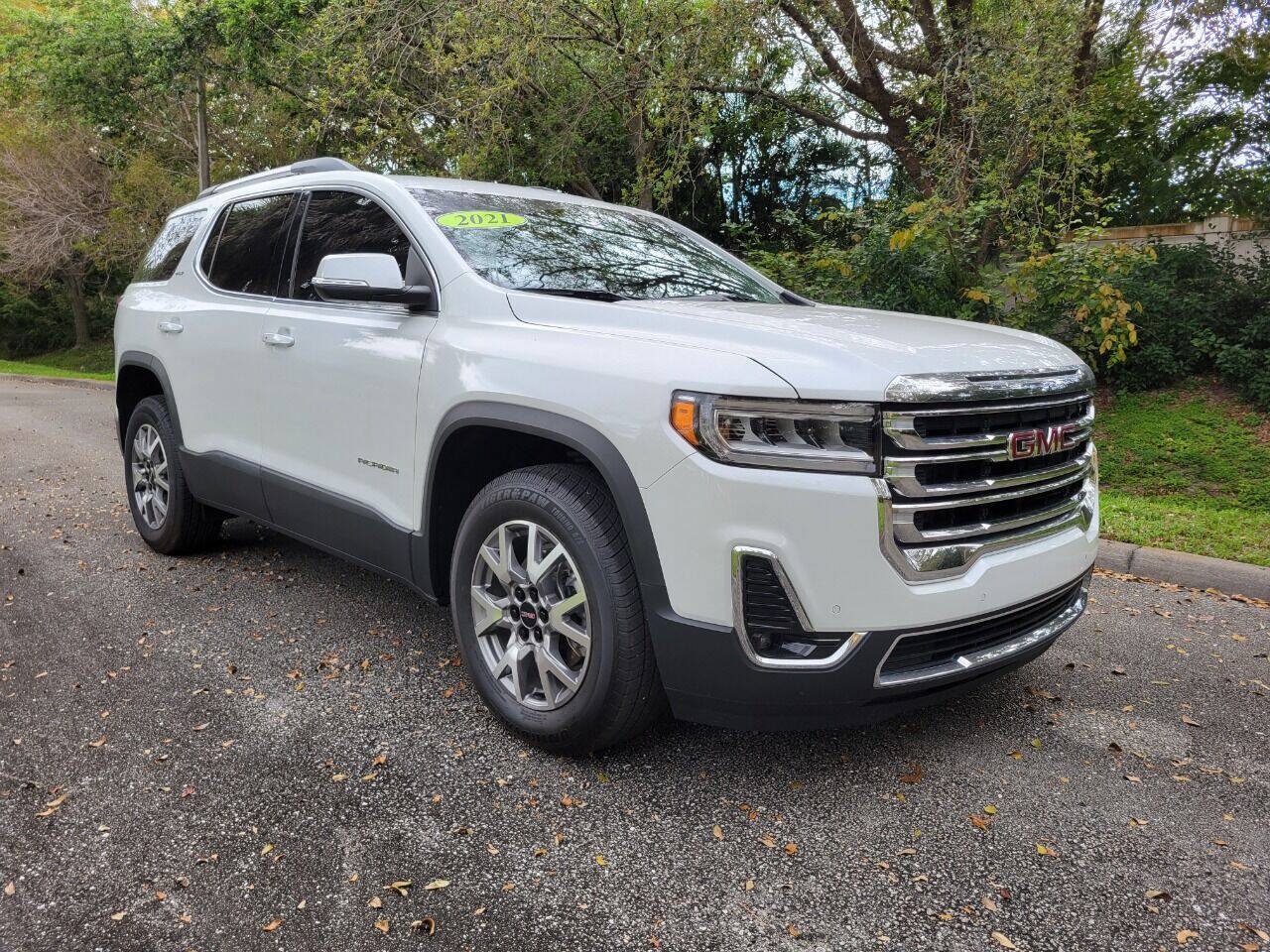 Used 2021 GMC Acadia SLT w/ Trailering Package FWD image 1