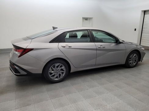 Used 2024 Hyundai Elantra SEL FWD image 10