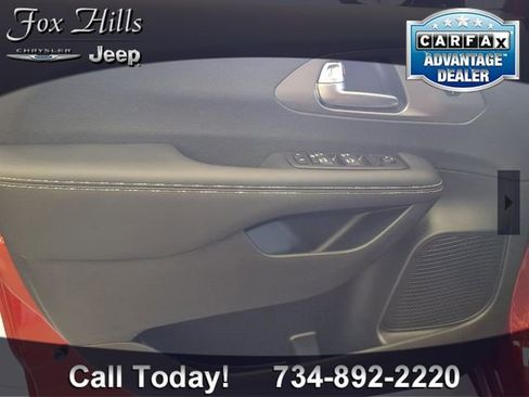 New 2025 Chrysler Pacifica Select w/ Fav Edition Package image 14