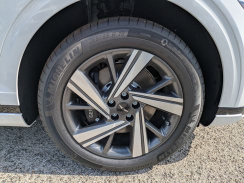 New 2026 Genesis GV70 3.5T Sport Advanced image 9