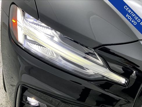 Certified 2024 Volvo S60 B5 Plus image 38