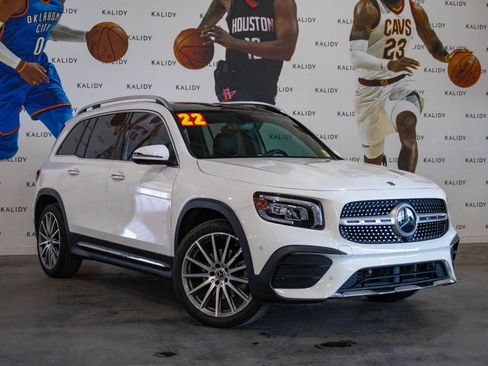 Used 2022 Mercedes-Benz GLB 250 image 2