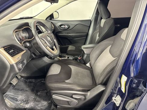 Used 2016 Jeep Cherokee Sport w/ Cold Weather Group AWD/4WD image 21