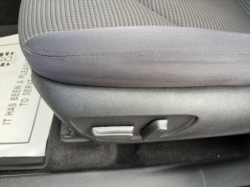 Used 2023 Toyota Highlander L FWD image 14
