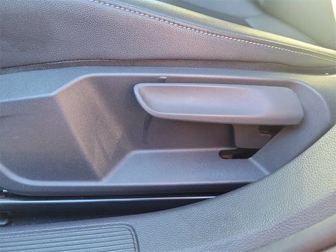 Used 2019 Volkswagen Jetta SE image 17