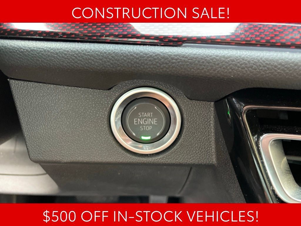 Used 2024 Chevrolet Traverse RS AWD/4WD image 26